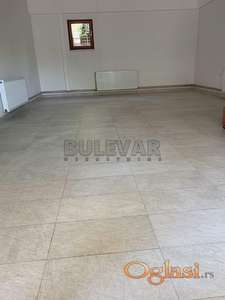 Izdaje se odličan lokal kod hotela Tami, 46m2
