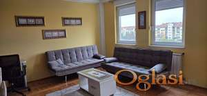 Useljiv dvosoban stan na Novom Naselju - Bulevar Jovana Dučića