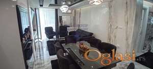 Trosoban stan na Novoj Detelinari,66m2