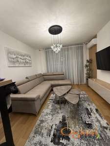  PRELEP, NIKAD USELJAVAN JEDNOIPOSOBAN STAN SA PARKINGOM - SAJAM CORNER