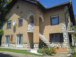 Prodaje se prelepa, porodična spratna kuća