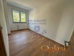 Četvorosoban stan na potezu Bulevara Evrope