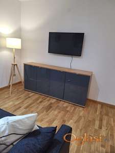 Izdajem kompletno opremljen NOV stan, Petrovaradin