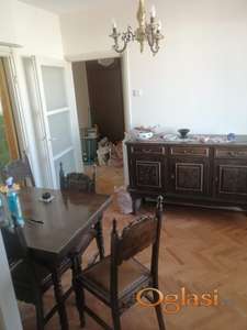 Na prodaju stan kod Klinickog centra