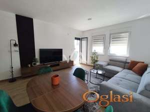 Trosoban stan 72 m², Altina, Zemun, Beograd