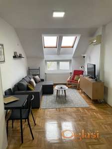 Izdajem jednoiposoban kompletno namješten stan