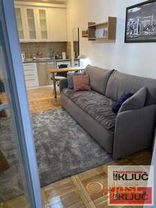 Dobra garsonjera na Grbavici