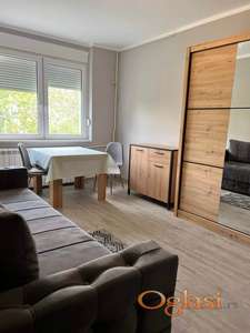 JEDNOSOBAN,26m2 RENOVIRAN, NAMEŠTEN