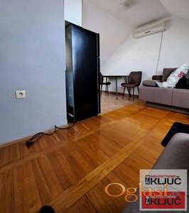 Garsonjera u centru Novog Sada, 19 m², 5. sprat
