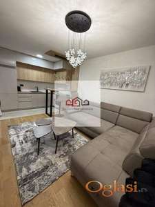 SAJAM DVOSOBAN LUX NOV STAN SA PARKING MESTOM 600 EURA