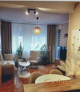 IZDAJE SE JEDNOIPOSOBAN STAN NA GRBAVICI-parking mesto ID#6176