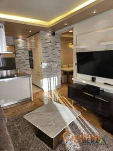  ODLIČAN TROSOBAN STAN SA PARKINGOM NA GRBAVICI