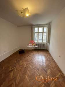 Centar - 50m2 - nenamešten stan