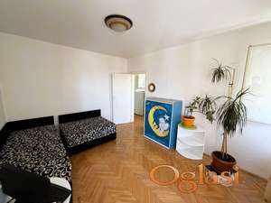 Blok 70, Jurija Gagarina, 2.5, 61(68)m2, 5/15