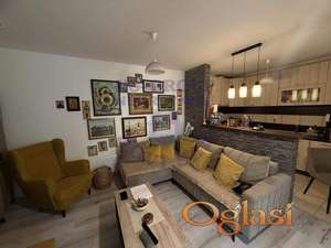 Prelep trosoban duplex stan u samom centru grada