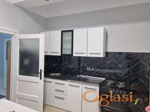  KOMFORAN, SALONSKI PET FRIENDLY JEDNOSOBAN STAN - STARI GRAD