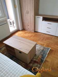 Lepa garsonjera sa terasom