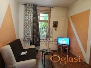Retko u ponudi–Crveni krst, idealno za život, rentu, ordinaciju,kancelariju ID#9746