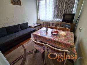 Jednoiposoban stan kod Zeleznicke stanice