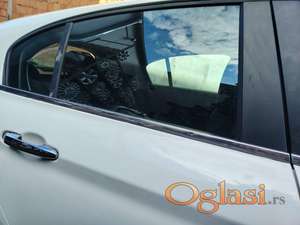 Fiat Tipo od 2016 zadnje desno staklo