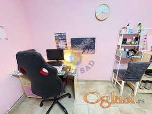 Predstavljamo vam odličan trosoban stan u Novim Karlovcima, mirno mesto tačno na pola puta izmedju Beograda i Novog Sada.