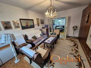 Na prodaju stan fantastičnog rasporeda na Bulevaru oslobođenja