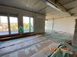 Liman 3, poslovni prostor površine 350m2. 