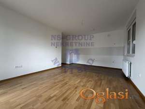 Nov useljiv trosoban stan!