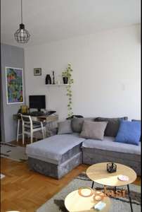 NAMESTENA GARSONJERA NA GRBAVICI