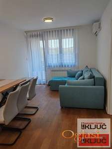 Jednoiposoban stan 39 m², Rotkvarija, Novi Sad, 2. sprat
