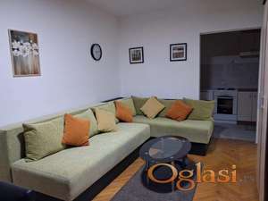 SAJAM | LEPO SREĐEN 1.5-SOBAN STAN – 40 m² | USELJIV OD 01.09.