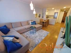 Odlican trosoban stan u centru grada