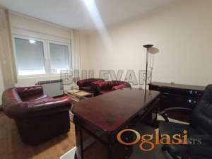 Izdaje se stambeno poslovni prostor u centru grada