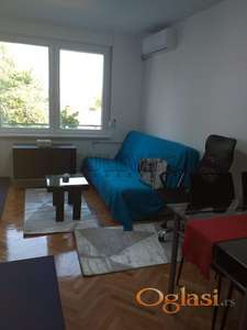 Izdaje se odličan stan na Bulevaru Nemanjića, 32m2