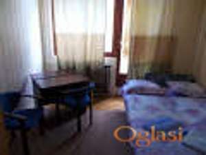 Funkcionalan dvoiposoban stan na atraktivnoj lokaciji