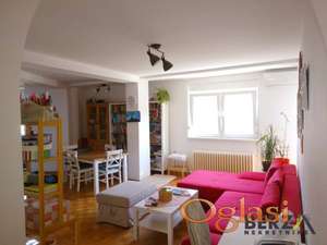 RENOVIRAN, KOMFORAN ČETVOROSOBAN STAN, GRBAVICA