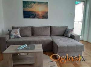 LEPO NAMEŠTEN JEDNOIPOSOBAN STAN KOD SAJMA