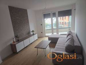 Nov  trosoban stan-odmah useljivo