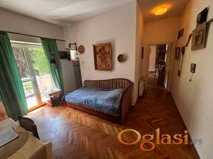 Fantastičan dvosoban stan u Centru ! Železnička !