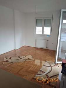 BULEVAR EVROPE PRAZAN STAN ODMAH USELJIV