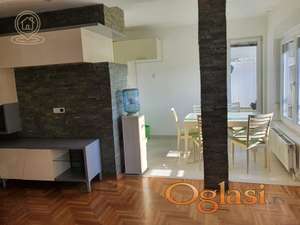 Izdavanje petosobnog stana – penthaus Banatić Novi Sad, 110m²