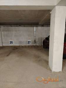 Izdaje se garažno mesto u Zetskoj ulici, 14m2