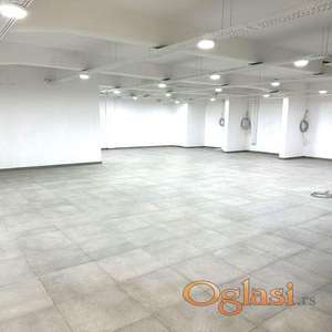 Izdaje se višenamenski poslovni prostor u Sremskoj Kamenici u blizini Instituta