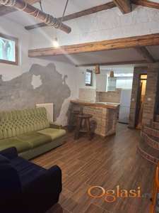 IZDAVANJE DUPLEKS  STANA U MANJOJ ZGRADI NA PODBARI