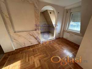 Odlican cetvorosoban duplex na Sajmu!