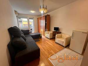 Nameštena garsonjera u Petra Drapšina ulici