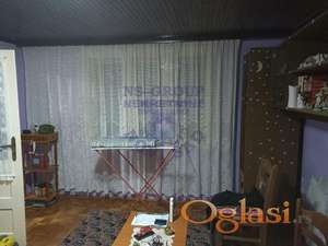 Trosoban stan na Salajci