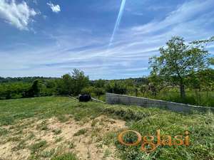 Fenomenalan plac na Paragovu sa potpornim zidovima