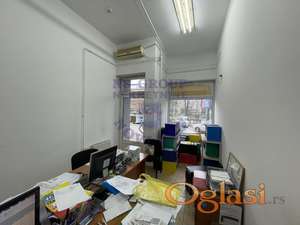 Visenamenski lokal na odličnoj lokaciji - Socijalno