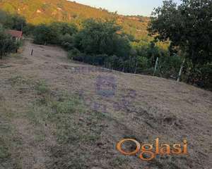 - Građevinski plac od 1500m2 u Čereviću -